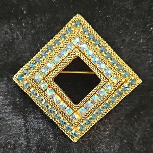 Unique Vintage Brooch Pin Gold Tone Blue Rhinestones